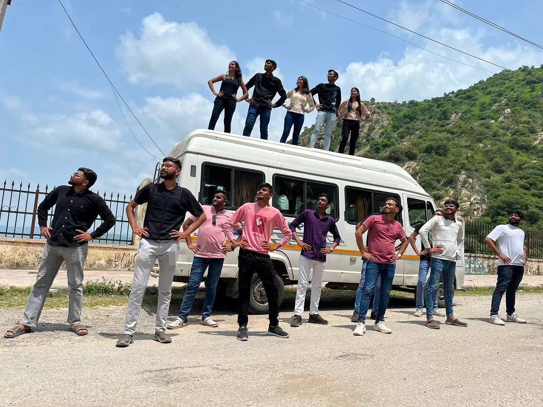 Image trail visual 12